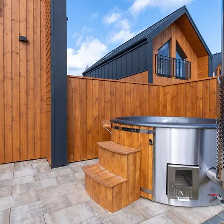 Dom wakacyjny Plażowa 8 Z Baliami Z Hydromasażem Białogóra